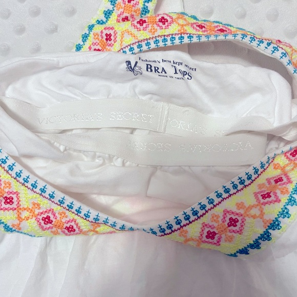 Victoria’s Secret Built-in Bra Top - Picture 3 of 3